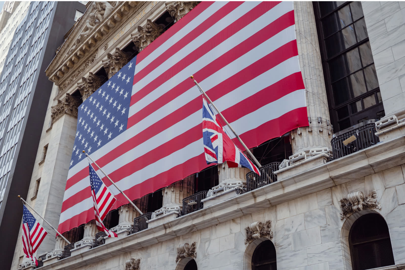 US and UK flags flying side by side